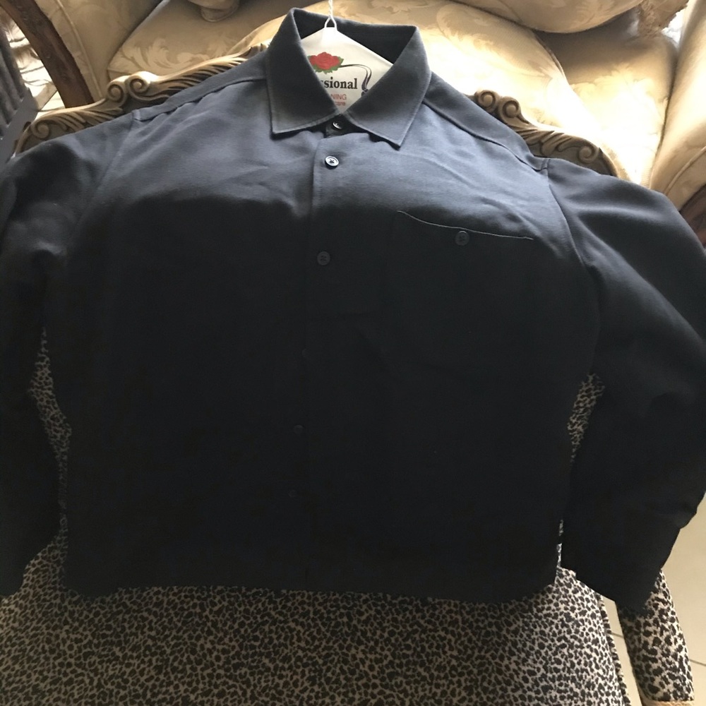 Men’s long sleeve black shirt
